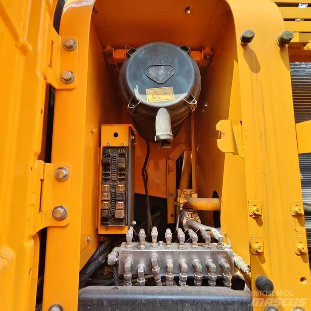 Hyundai Robex 300 LC Rupsgraafmachines