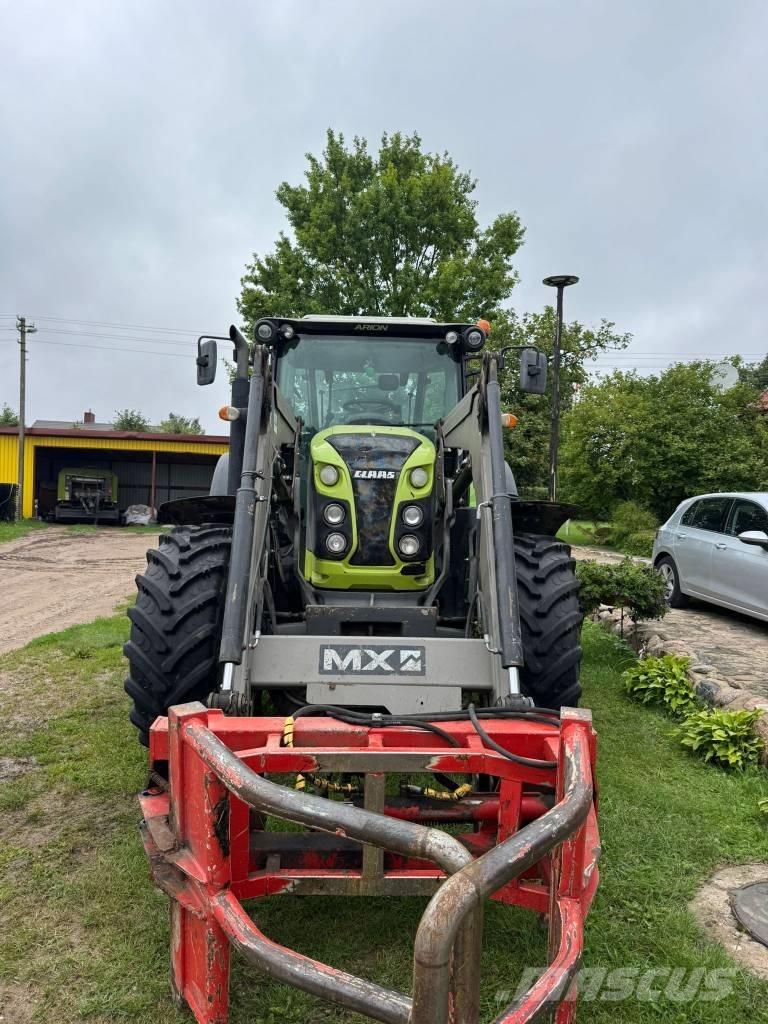 CLAAS Arion 440 Tractoren