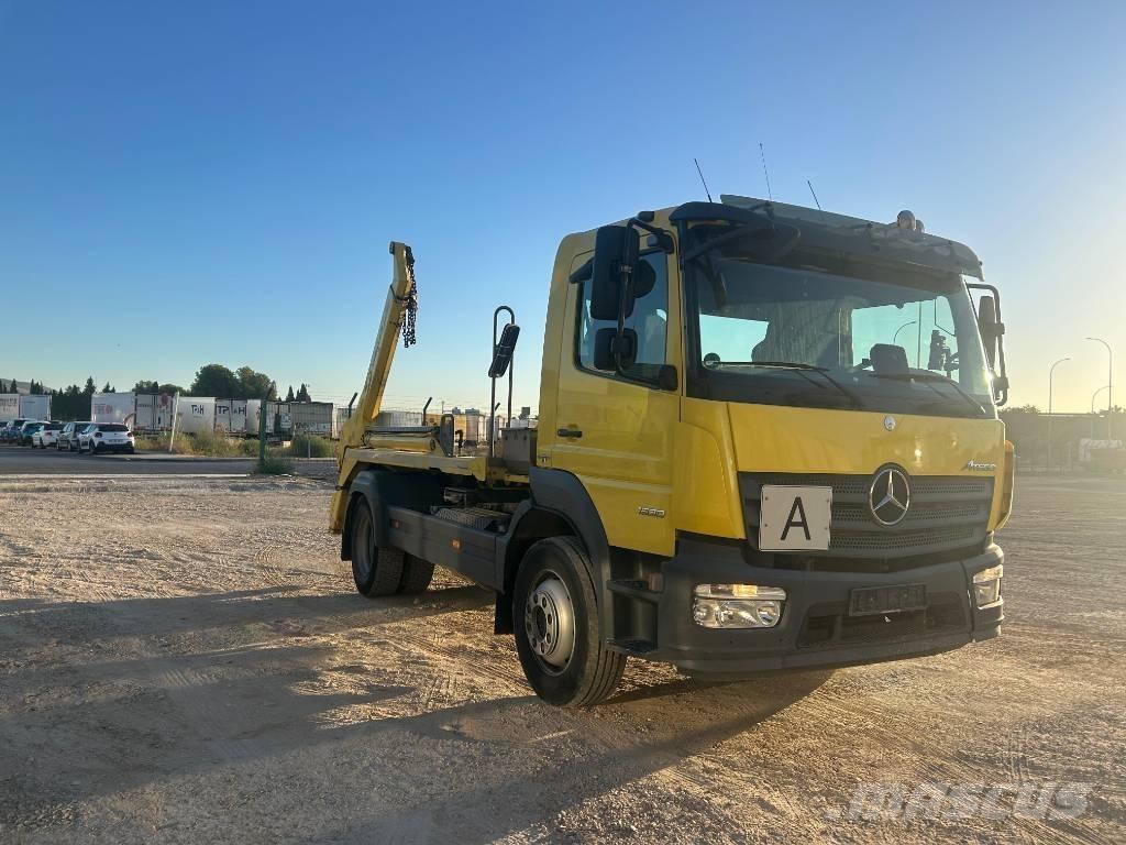 Mercedes-Benz 1530 Opslag containers