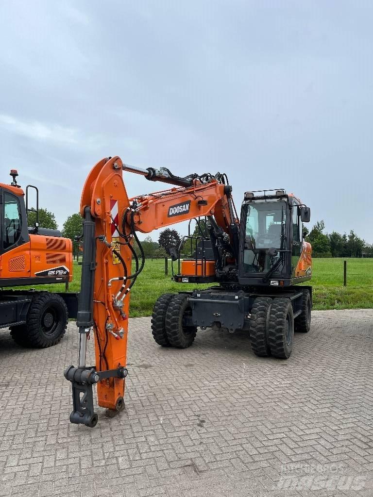 Develon DX140W-7 Wielgraafmachines