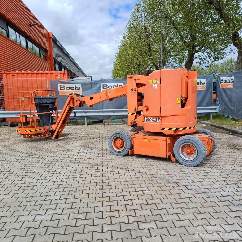 JLG E300AJP Knikarmhoogwerkers