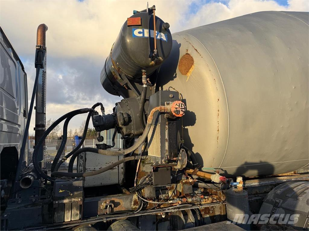 Scania P420 8x4 Betonmixers en pompen