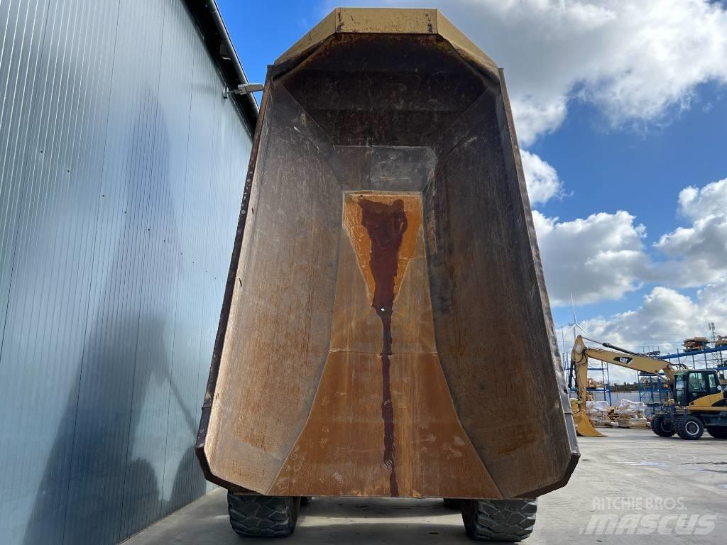 CAT 735B Knik dumptrucks