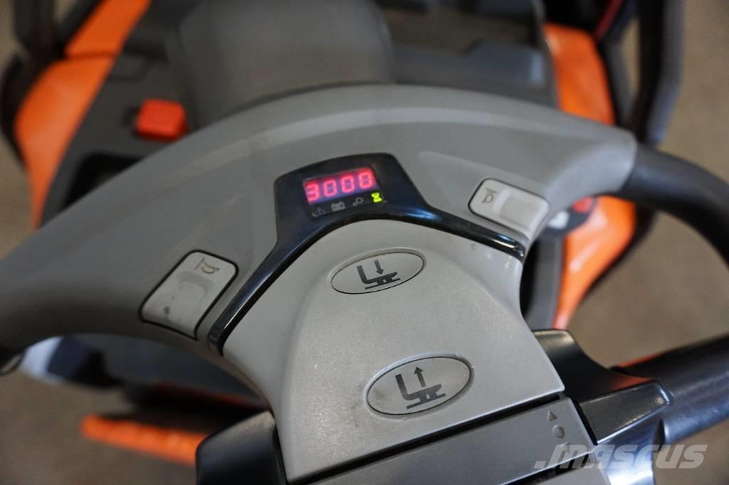 Toyota SPE200D Stapelaar meeloop