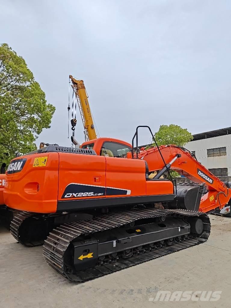 Doosan DX 225 LC Rupsgraafmachines