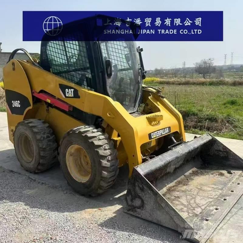 CAT 246 C Schrankladers