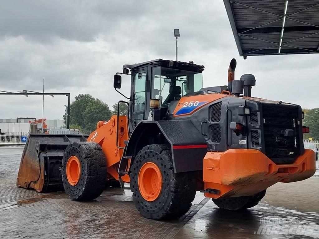 Hitachi ZW 250 Wielladers