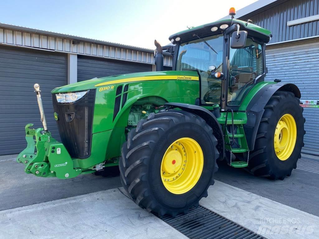 John Deere 8310 R Tractoren