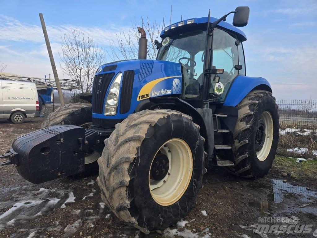 New Holland T 8030 Tractoren