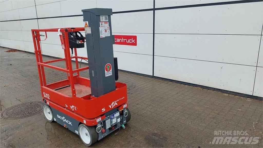 SkyJack SJ12 Personenliften en invalideliften