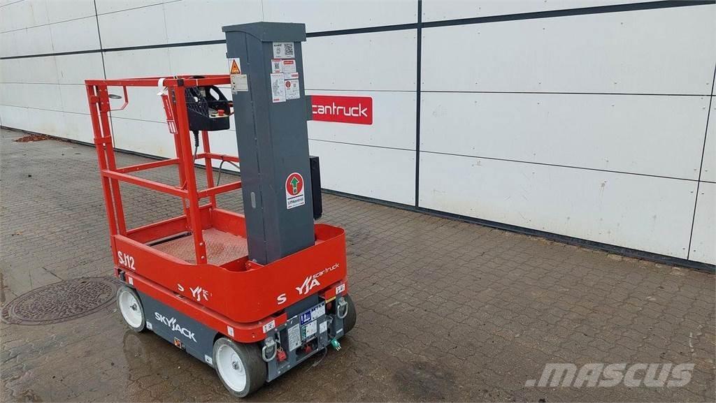 SkyJack SJ12 Personenliften en invalideliften