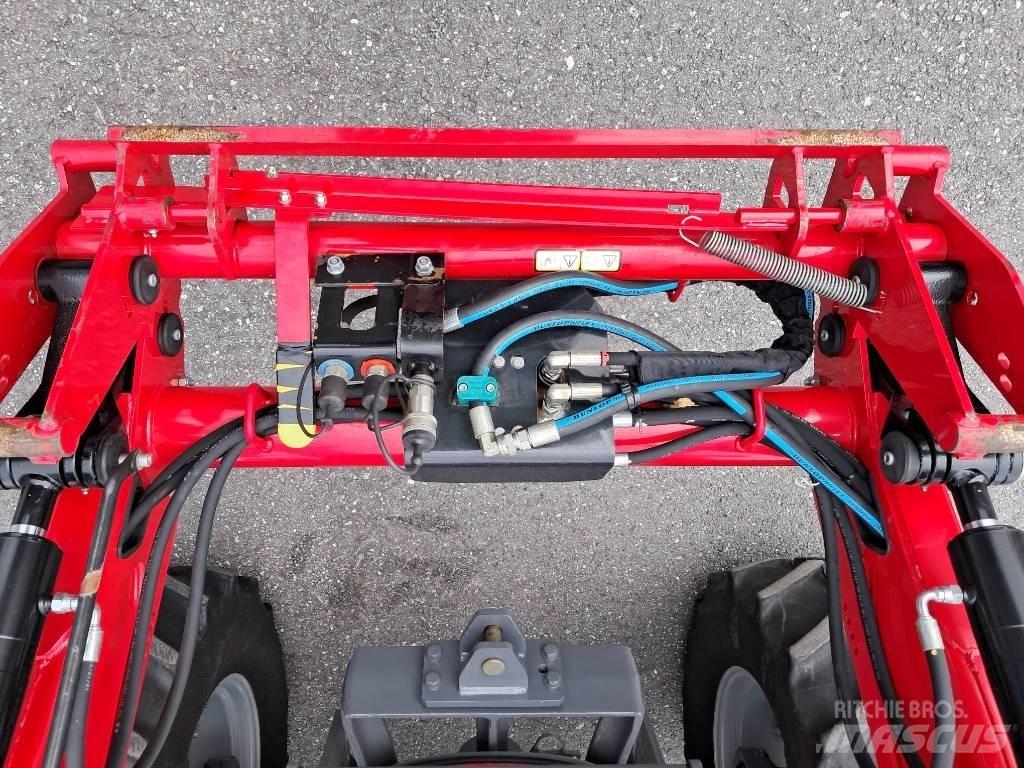 Massey Ferguson 4707 Tractoren
