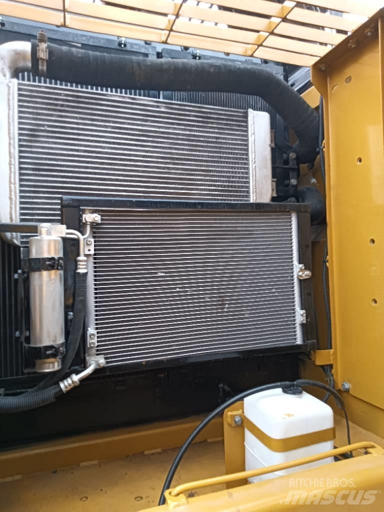 CAT 320D2 Midigraafmachines 7t - 12t