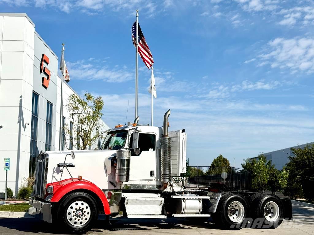 Kenworth W 900 Trekkers