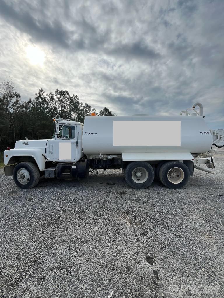 Mack RD 688 Water tankwagens