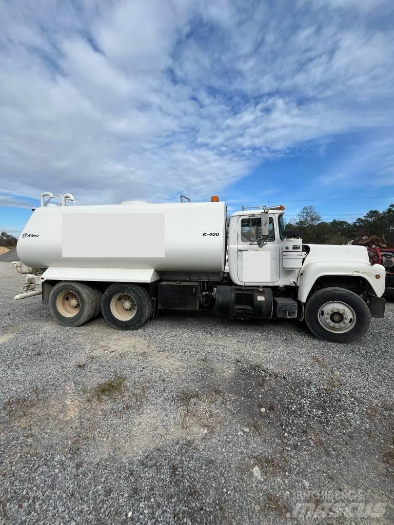 Mack RD 688 Water tankwagens