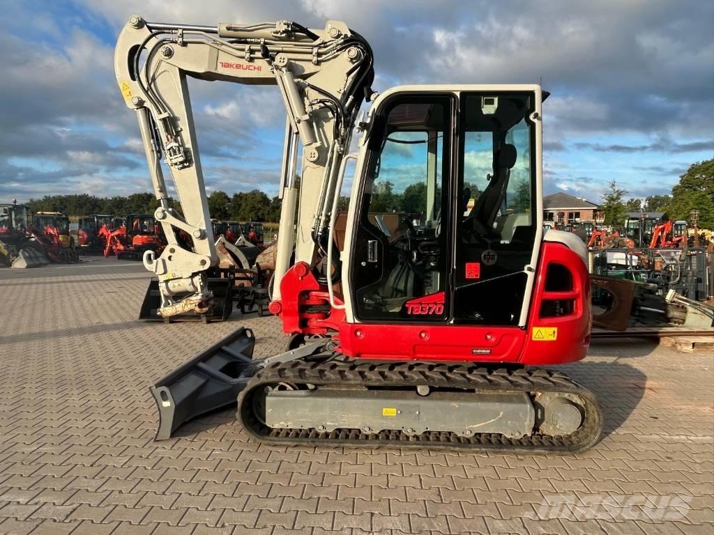 Takeuchi TB 370 Midigraafmachines 7t - 12t