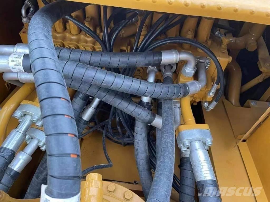 CAT 330 D Rupsgraafmachines