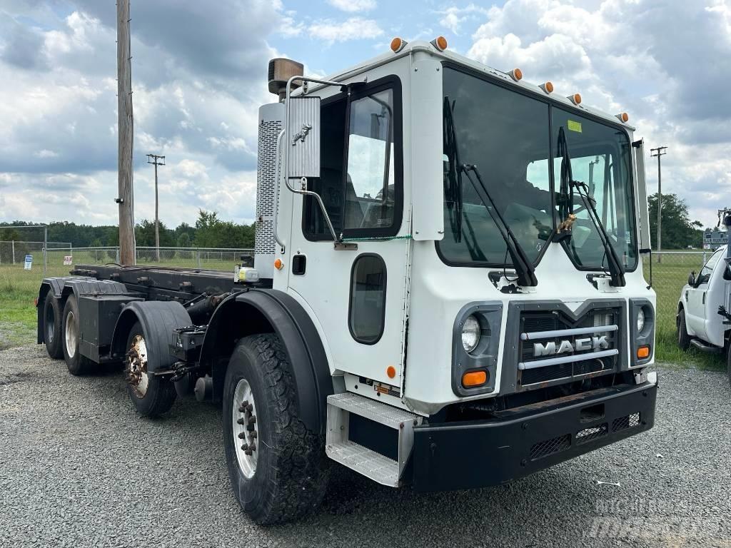 Mack MRU613 Vuilniswagens
