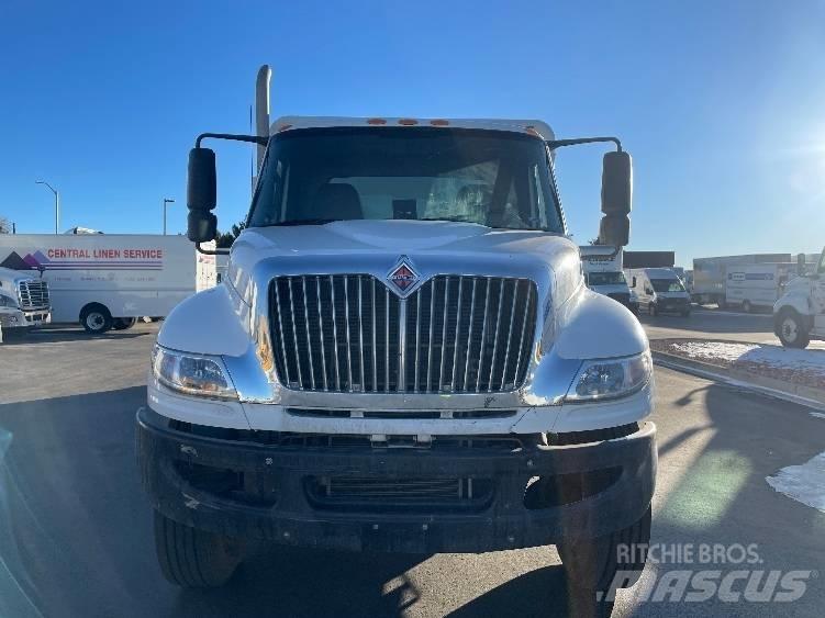 International 4300 Drankenwagen