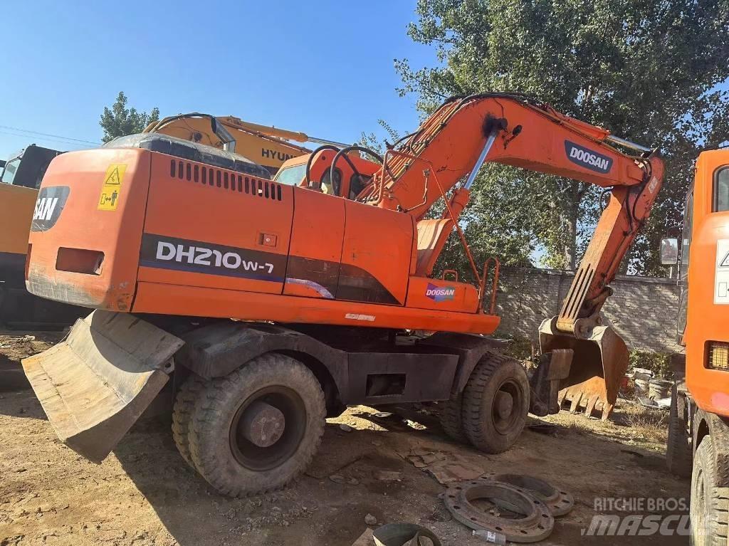 Doosan DH210W Wielgraafmachines