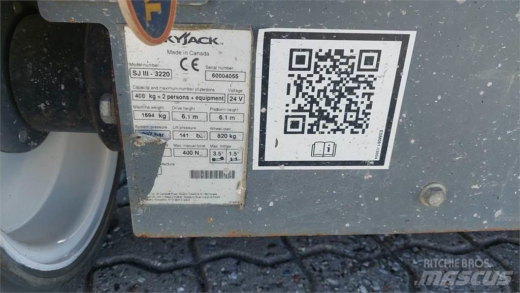 SkyJack SJIII3220 Schaarhoogwerkers