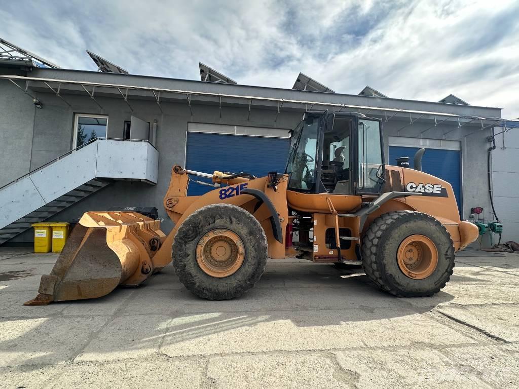 CASE 821 E Wielladers