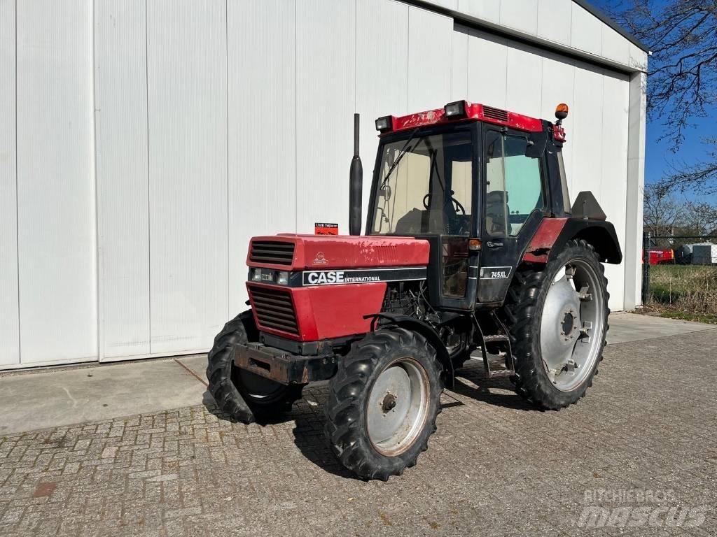 Case IH 745XL Tractoren