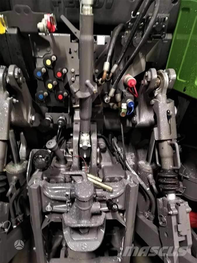 Fendt 718 Vario Tractoren