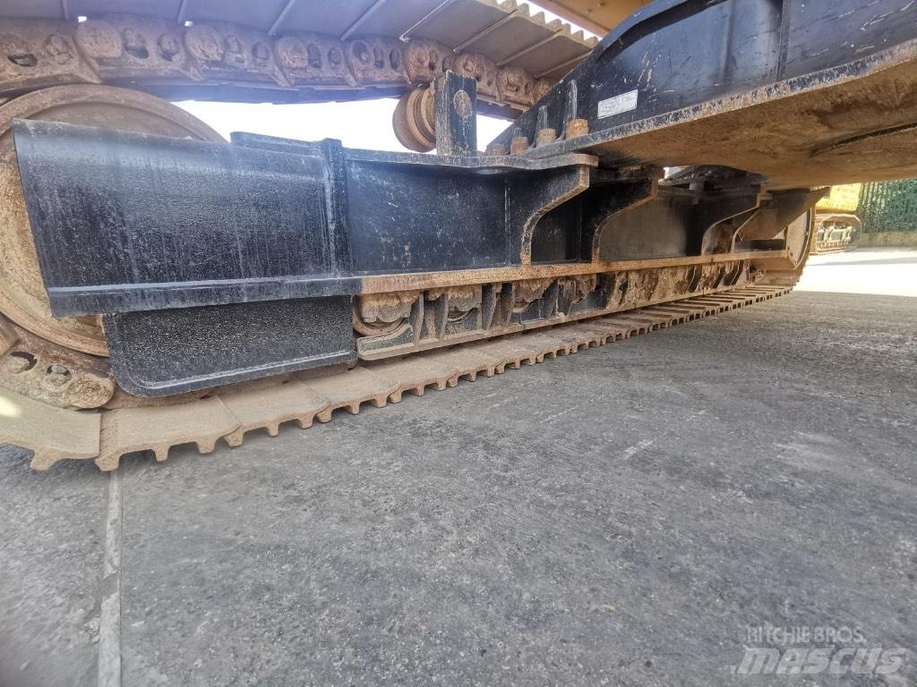 CAT 352 Rupsgraafmachines