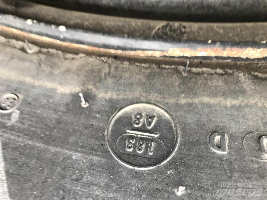 Mitas 680/80R42 Banden, wielen en velgen