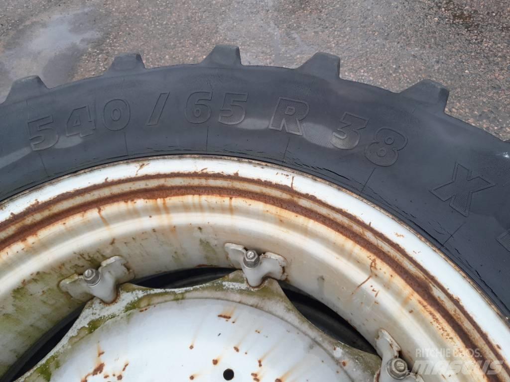 Michelin 540/65R38 Banden, wielen en velgen