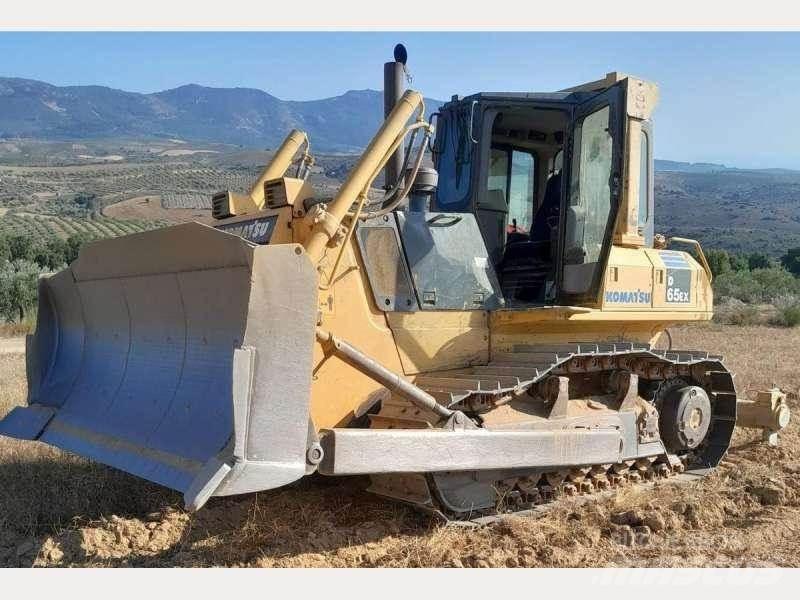 Komatsu D65EX-15 Rupsdozers