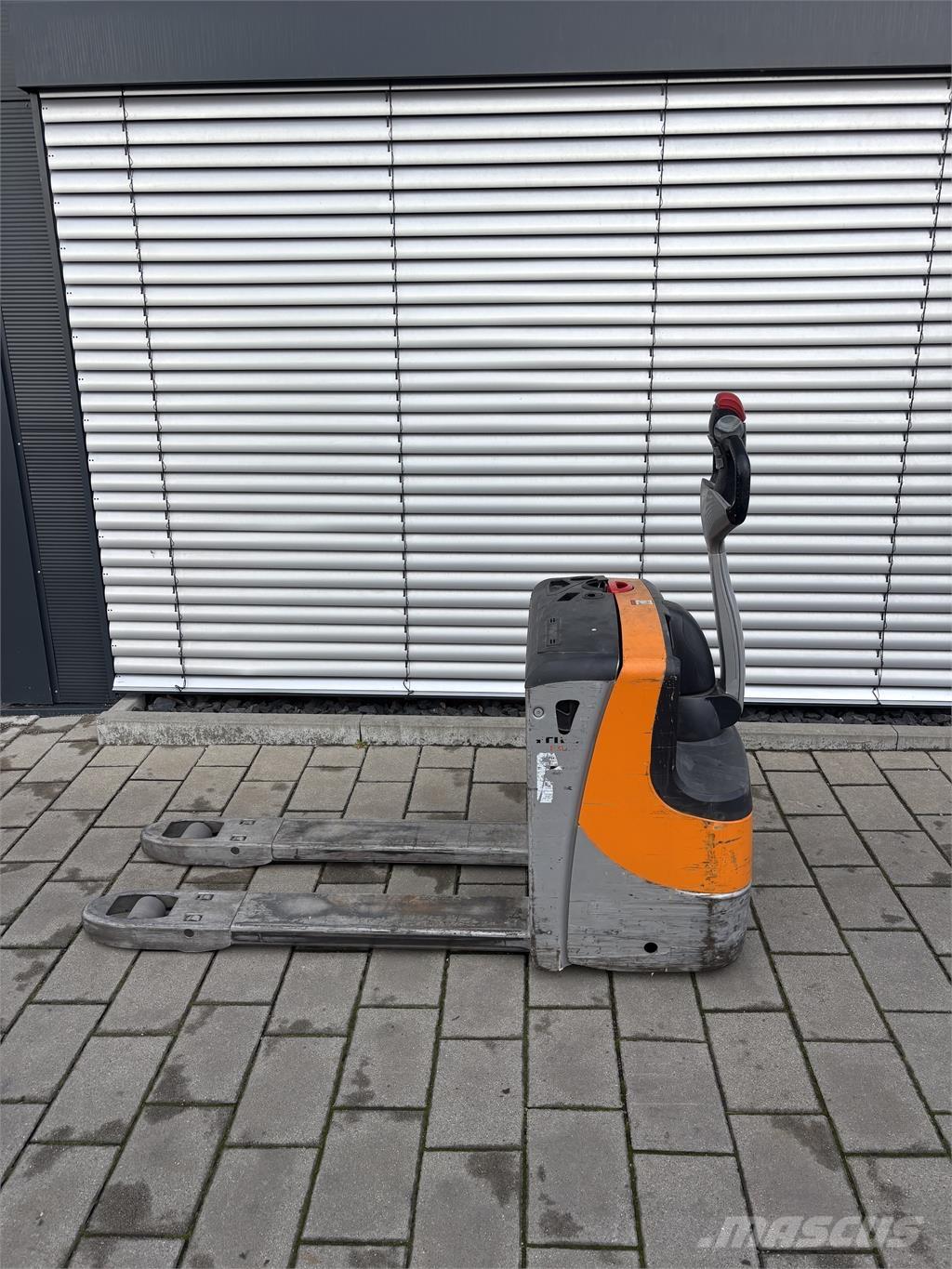 Still EXU16 Stapelaar meeloop