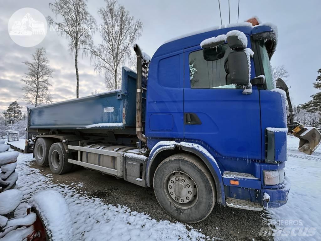 Scania R 124 GB 470 Vrachtwagen met containersysteem