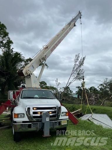 Ford F 750 Vlakke laadvloer met kraan