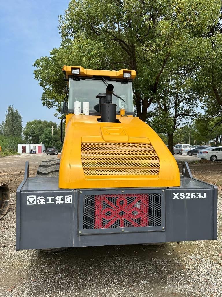 XCMG 263J Trilrolwalsen