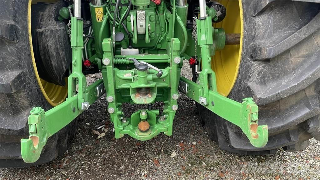 John Deere 6R215 Tractoren