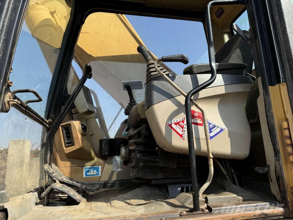 CAT 330 C Rupsgraafmachines