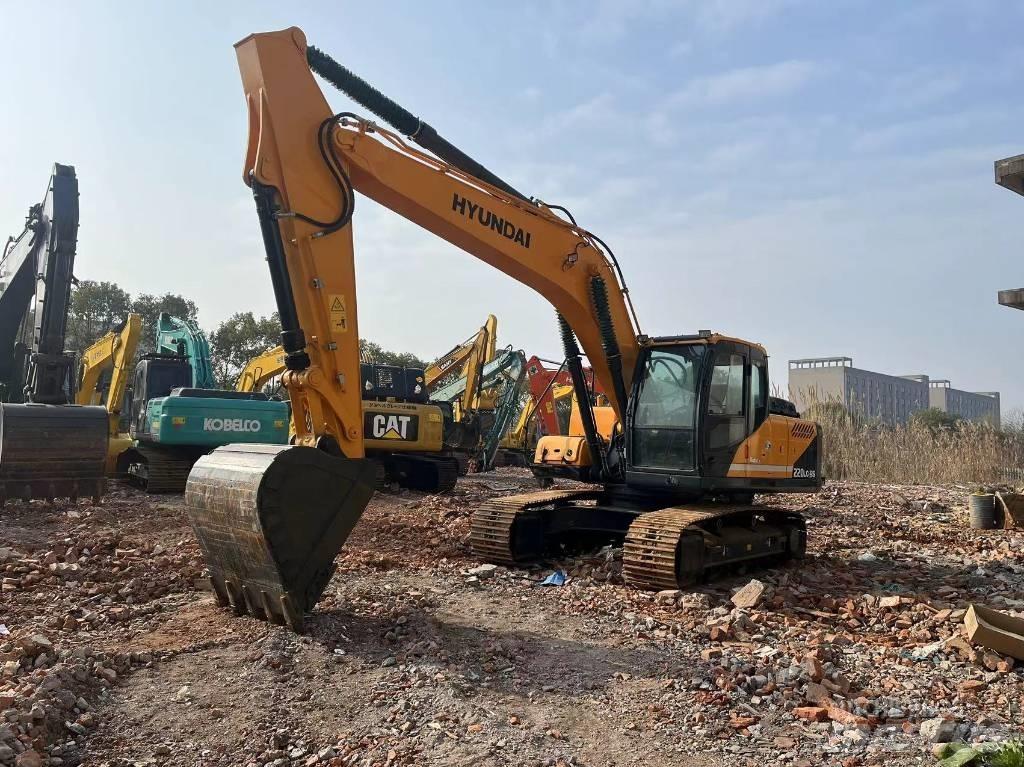 Hyundai R220 Rupsgraafmachines