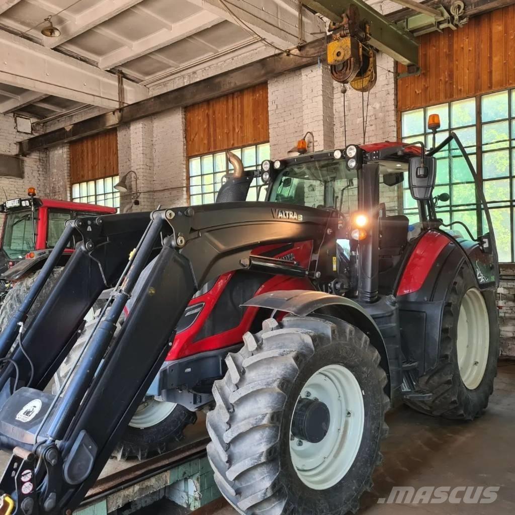 Valtra T 174 Tractoren