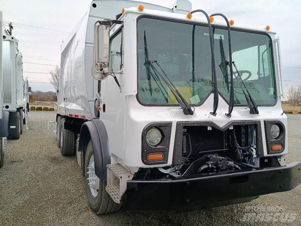 Mack MRU613 Vuilniswagens