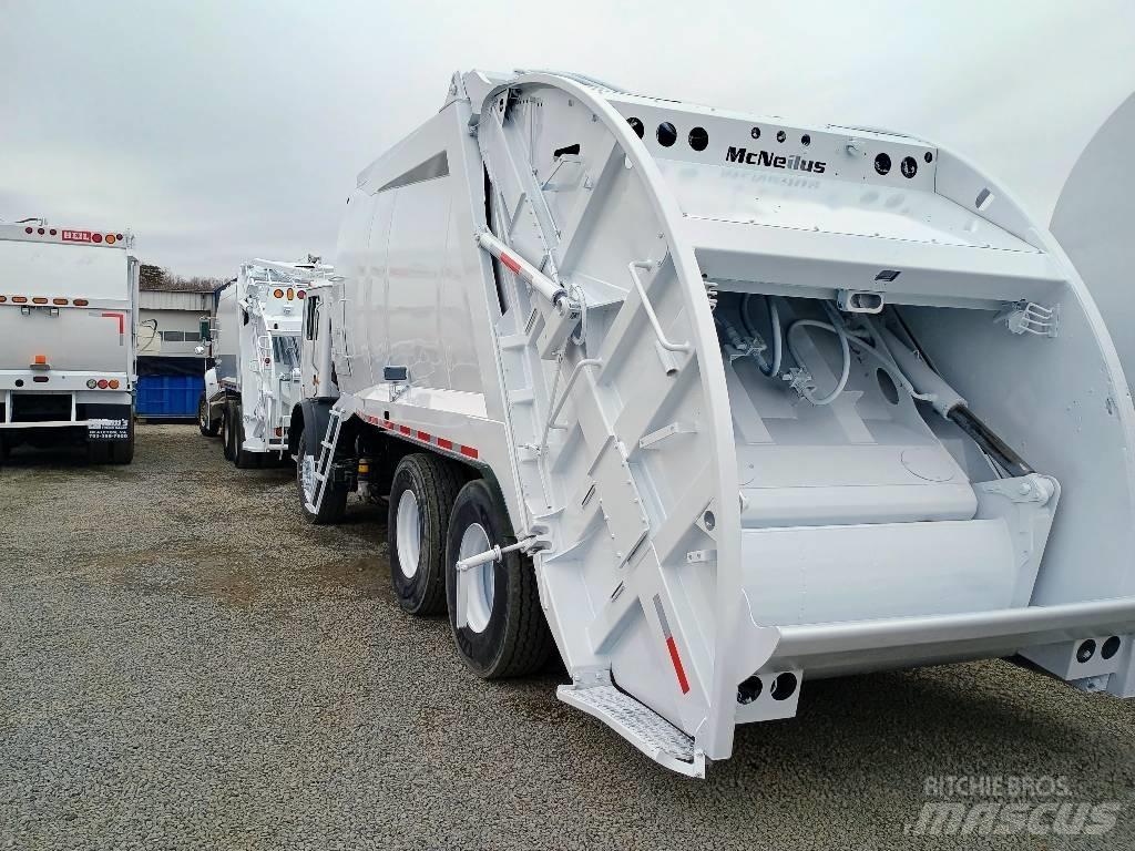 Mack MRU613 Vuilniswagens