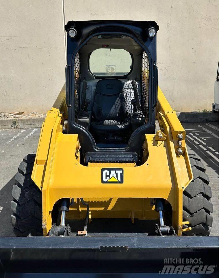 CAT 246 D Schrankladers