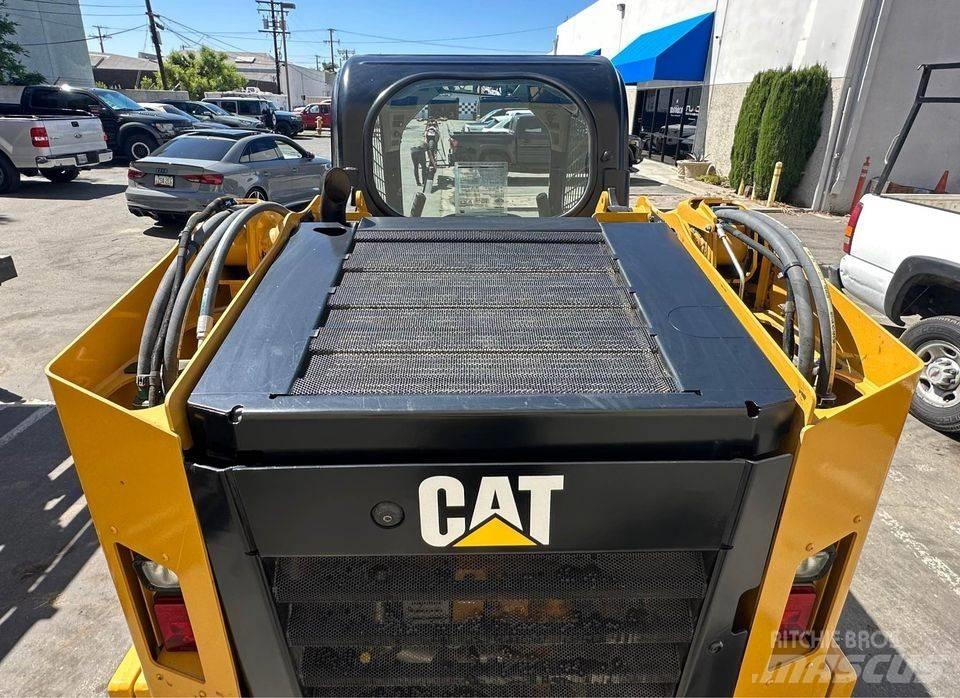 CAT 246 D Schrankladers