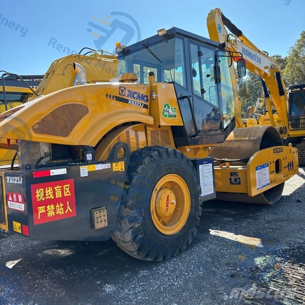 XCMG XS 223 J Trilrolwalsen