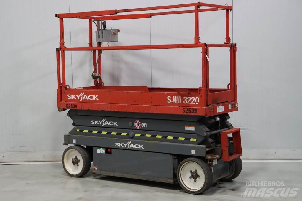 SkyJack SJ III3220 Schaarhoogwerkers