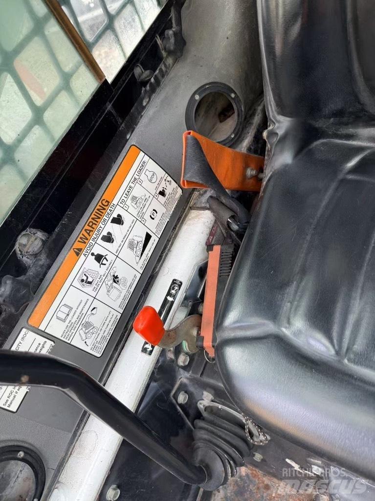 Bobcat S 300 Schrankladers