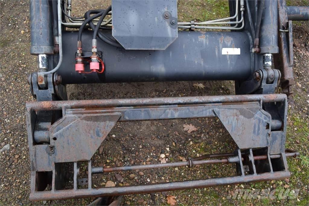 Stoll Robust F71 Voorladers en gravers