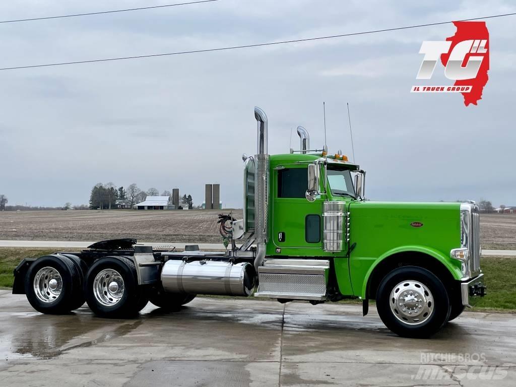 Peterbilt 389 Trekkers